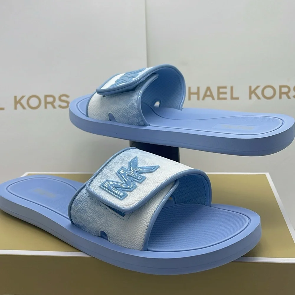 Michael Kors Slide Logo Sandals Palmer Ombré Signature
Light Sky
NWT - Picture 8 of 16
